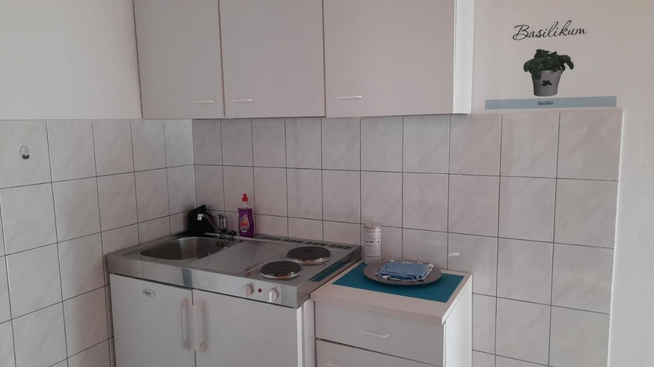 Dolac Apartment *